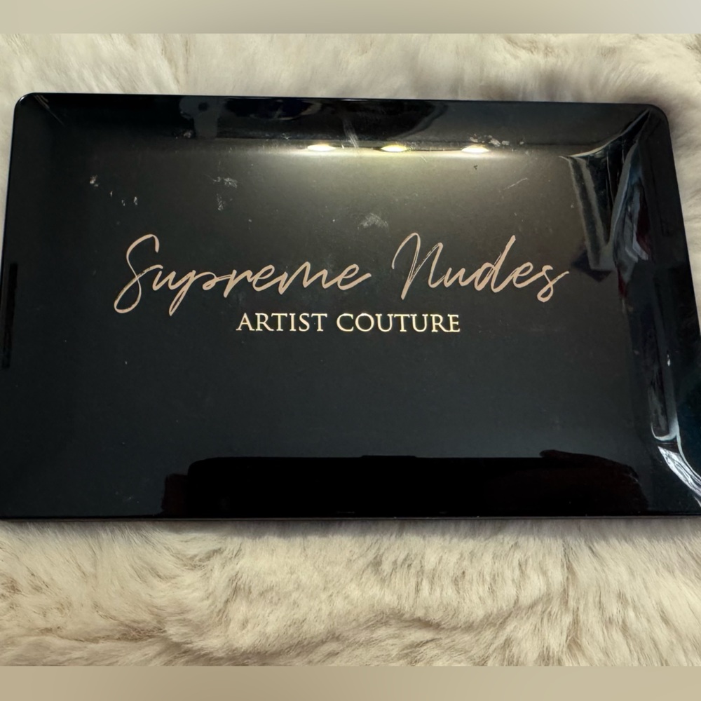 Artist Couture Supreme Nudes Eyeshadow Palette